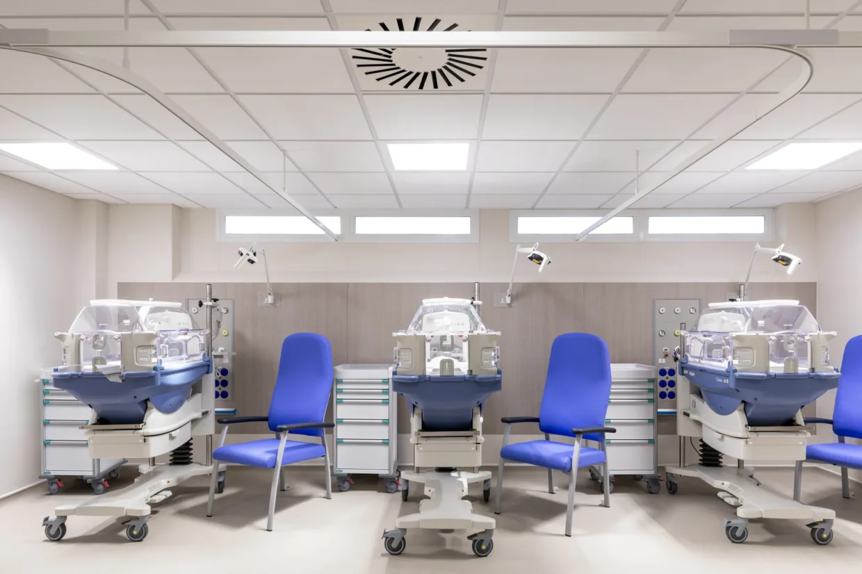 Composite image creation For Ocura Clini Cart
