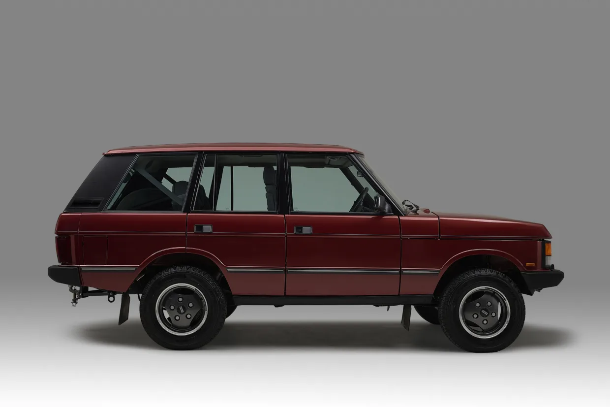Vehicle studio photography, 1990 Range Rover Classic, 5DR, red side on